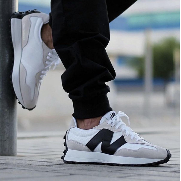 Zapatillas New Balance 327 - Blanco con logo negro