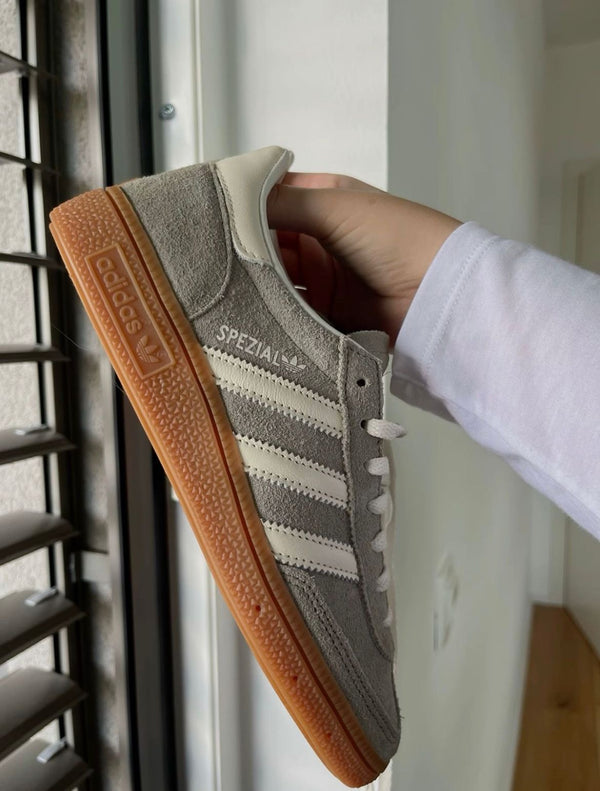 Sapatilhas Adidas Spezial - Cinza