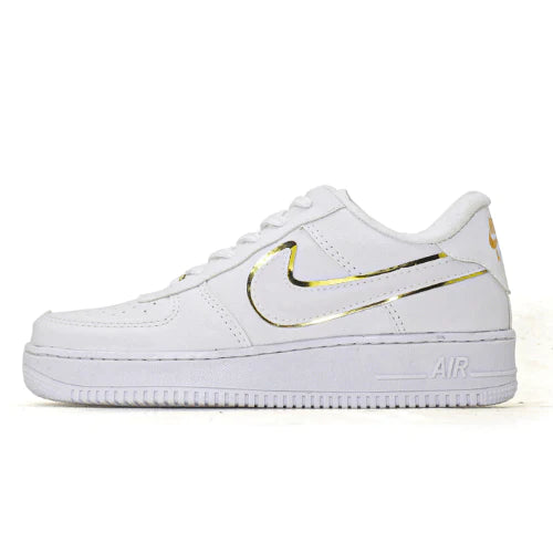 Zapatillas Nike Air Force - Blancas con contorno del logotipo dorado